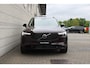 Volvo XC90 2.0 T8 Plug-in hybrid AWD Ultra Dark Luchtvering | Panoramadak | Trekhaak | Verwarmbare voorstoelen met massage en ventilatie | Head-up display | 360 graden camera | Premium audio by Bowers & Wilkins |