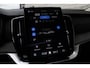 Volvo XC90 2.0 T8 Plug-in hybrid AWD Ultra Dark Luchtvering | Panoramadak | Trekhaak | Verwarmbare voorstoelen met massage en ventilatie | Head-up display | 360 graden camera | Premium audio by Bowers & Wilkins |