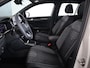 Volkswagen T-Roc 1.5 TSI R-Line 150 pk Automaat (DSG) | Navigatie via App | Panoramadak | Parkeersensoren (Park assist) | Achteruitrijcamera | Keyless pakket | Black Style pakket | R-Line |