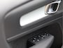 Volvo XC40 1.5 T2 Business Pro | Pano | Pilot Assist | 19" | Stoel- & Stuurverwarming | Org. NL |