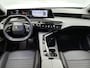 Peugeot 5008 SUV Allure Hybrid 145pk Automaat | 7 Zitplaatsen | Navigatie | 360° Camera | Adaptieve Cruise Control | Climate Control | Parkeersensoren v+a | Stuurverwarming | Armsteun | Led koplampen | Keyless | Draadloze Apple Carplay / Android Auto | Automatisch dimlicht | Regensensor | Donker getint glas | 19" Lichtmetalen velgen |