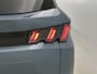 Peugeot 5008 SUV Allure Hybrid 145pk Automaat | 7 Zitplaatsen | Navigatie | 360° Camera | Adaptieve Cruise Control | Climate Control | Parkeersensoren v+a | Stuurverwarming | Armsteun | Led koplampen | Keyless | Draadloze Apple Carplay / Android Auto | Automatisch dimlicht | Regensensor | Donker getint glas | 19" Lichtmetalen velgen |