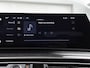Peugeot 5008 SUV Allure Hybrid 145pk Automaat | 7 Zitplaatsen | Navigatie | 360° Camera | Adaptieve Cruise Control | Climate Control | Parkeersensoren v+a | Stuurverwarming | Armsteun | Led koplampen | Keyless | Draadloze Apple Carplay / Android Auto | Automatisch dimlicht | Regensensor | Donker getint glas | 19" Lichtmetalen velgen |