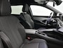 Peugeot 5008 SUV Allure Hybrid 145pk Automaat | 7 Zitplaatsen | Navigatie | 360° Camera | Adaptieve Cruise Control | Climate Control | Parkeersensoren v+a | Stuurverwarming | Armsteun | Led koplampen | Keyless | Draadloze Apple Carplay / Android Auto | Automatisch dimlicht | Regensensor | Donker getint glas | 19" Lichtmetalen velgen |