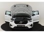 Volvo XC40 B4 (M-HYBRID) PLUS DARK -HARMAN/KARDON|CAMERA|ADAP.CRUISE|POWER-SEATS|VERW.VOORRUIT|TREKHAAK|19"