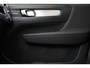 Volvo XC40 B4 (M-HYBRID) PLUS DARK -HARMAN/KARDON|CAMERA|ADAP.CRUISE|POWER-SEATS|VERW.VOORRUIT|TREKHAAK|19"