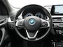 BMW X1 xDrive25e Sportline PHEV 221pk Dealer O.H | Trekhaak Afn. | Panodak | Camera | Head Up | Sportstoelen & Stuur Verwarmd | Cruise Control | Sfeerverlichting | Navigatie | Virtual | DAB | 19"L.M | Plug In Hybrid |