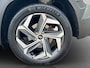 Hyundai Tucson 1.6 T-GDI 265pk PHEV Premium Sky 4WD | Carplay | Leder | Panoramadak | 19-inch Velgen | Navigatie | Camera | Adaptive Cruise | Stoelverwarming/ventilatie | Stuurverwarming | DAB | BLIS | Zonneschermen achter