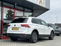 Volkswagen Tiguan 1.5 TSI Life Business | Adaptieve Cruise Control | Stoelverwarming | Apple Carplay | Android Auto | Navigatie | Lichtmetalen Velgen | Parkeersensoren Voor & Achter | Climate Control |