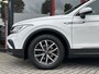 Volkswagen Tiguan 1.5 TSI Life Business | Adaptieve Cruise Control | Stoelverwarming | Apple Carplay | Android Auto | Navigatie | Lichtmetalen Velgen | Parkeersensoren Voor & Achter | Climate Control |