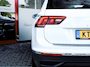 Volkswagen Tiguan 1.5 TSI Life Business | Adaptieve Cruise Control | Stoelverwarming | Apple Carplay | Android Auto | Navigatie | Lichtmetalen Velgen | Parkeersensoren Voor & Achter | Climate Control |