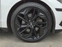 Hyundai Ioniq 6 First Edition AWD 77.4 kWh / 100% SOH / 8 jaar Batterijgarantie / Dealer onderhouden / Fabrieksgarantie tot 02-2028 / CCS snelladen / warmtepomp / Stuur- Stoel & Achterbank verwarming / Glazen schuif- en kanteldak / WLTP bereik 519 km bereik stad 658 km / Head Up Display / Rondomzicht camera /