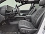 Hyundai Ioniq 6 First Edition AWD 77.4 kWh / 100% SOH / 8 jaar Batterijgarantie / Dealer onderhouden / Fabrieksgarantie tot 02-2028 / CCS snelladen / warmtepomp / Stuur- Stoel & Achterbank verwarming / Glazen schuif- en kanteldak / WLTP bereik 519 km bereik stad 658 km / Head Up Display / Rondomzicht camera /