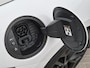 Hyundai Ioniq 6 First Edition AWD 77.4 kWh / 100% SOH / 8 jaar Batterijgarantie / Dealer onderhouden / Fabrieksgarantie tot 02-2028 / CCS snelladen / warmtepomp / Stuur- Stoel & Achterbank verwarming / Glazen schuif- en kanteldak / WLTP bereik 519 km bereik stad 658 km / Head Up Display / Rondomzicht camera /
