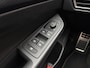 Volkswagen Golf 1.0 eTSI Life | stoelverwarming | stuurverwarming | applecarplay/android auto | 18 inch velgen |