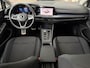 Volkswagen Golf 1.0 eTSI Life | stoelverwarming | stuurverwarming | applecarplay/android auto | 18 inch velgen |