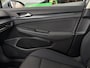 Volkswagen Golf 1.0 eTSI Life | stoelverwarming | stuurverwarming | applecarplay/android auto | 18 inch velgen |