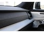 Volvo XC90 2.0 T8 Plug-in hybrid AWD Ultra Dark Exec. Ed. | Luchtvering | Bowers & Wilkins | Massagefunctie Voorstoelen | Nappa Leder Met Ventilatie | Power Seats Met Memory | 22-Inch Lichtmetalen Velgen | Volvo Guard Alarm | Extra Getint Glas | Charcoal Hemelbekleding | Gelamineerde Zijruiten Rondom | Adaptieve Cruise Control | Pilot Assist | BLIS Dodehoekdetectie | Google | Panoramisch Schuif-/Kanteldak | Keyless | Elektrische Achterklep |