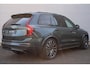 Volvo XC90 2.0 T8 Plug-in hybrid AWD Ultra Dark Exec. Ed. | Luchtvering | Bowers & Wilkins | Massagefunctie Voorstoelen | Nappa Leder Met Ventilatie | Power Seats Met Memory | 22-Inch Lichtmetalen Velgen | Volvo Guard Alarm | Extra Getint Glas | Charcoal Hemelbekleding | Gelamineerde Zijruiten Rondom | Adaptieve Cruise Control | Pilot Assist | BLIS Dodehoekdetectie | Google | Panoramisch Schuif-/Kanteldak | Keyless | Elektrische Achterklep |