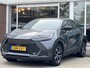 Toyota C-HR / C-HR+ 2.0 Plug-in Hybrid 220 First Edition l 360 camera l elektrische achterklep l stoel / stuur-verwarming l nette en complete auto!