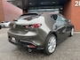 Mazda 3 2.0 e-SkyActiv-G M Hybrid 122 Luxury // FULL LED // NAVI + CARPLAY // 360 CAMERA // MEMORY SEAT // BOSE AUDIO // ADAPTIVE CRUISE // LEDER // HUD