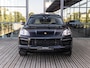 Porsche Cayenne Coupé 3.0 E-Hybrid Platinum Edition | SPORTDESIGN | SPORTCHRONO | PASM LUCHTVERING | PANORAMADAK | 18 WEG STOELEN | HEAD UP DISPLAY | SOFTCLOSE |
