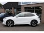 Geely E5 Max+ 68 kWh WIT-LEDER! 475KM-RIJBEREIK PANO MASSAGE SFEERVERLICHTING LEER STOELVENTILATIE/VERWARMING 360-CAMERA CARPLAY DAB NAVI 19"LMV ENZ!