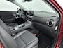 Hyundai Kona Electric EV LIMITED 64 kWh | LEDER | DODEHOEK DETECTIE | 3 FASEN | CAMERA | CLIMA | CRUISE ADAPT. | NAVI | PRIVACY GLASS | DAKRAILING | APPLE CAR PLAY & ADROID AUTO |