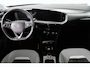 Opel Mokka-e Electric Elegance 50 kWh 3 Fase | SOH 100% | Dealer Onderhouden! | LED | Navi By App | Camera | Clima | Warmtepomp | Parkeersensoren | Keyless | DAB | Lichtmetalen Velgen