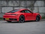 Porsche 911 Carrera 992 3.0 PDK 385PK (2020) | Sportuitlaat | Schuifdak | Sportstoelen | DealerOH | Compl. Historie | Indisch Rood