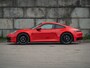Porsche 911 Carrera 992 3.0 PDK 385PK (2020) | Sportuitlaat | Schuifdak | Sportstoelen | DealerOH | Compl. Historie | Indisch Rood