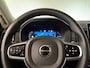 Volvo XC90 T8 AWD Recharge Ultra Bright | Luchtvering | Stoelventilatie | Trekhaak | 360 Camera | Head-Up Display | Stoelmassage | Harman Kardon | 455pk | Adaptieve Cruise Control | Stoelverwarming voor+achter | Stuurwielverwarming | Schuifdak | Full LED Meesturende koplampen | Pilot Assist | BLIS Dode Hoek Detectie | Alcantara hemelbekleding | Lederen zonnekleppen en handgrepen | Elektrische voorstoelen geheugen | Nappa Lederen bekleding | Zitting verlenging voorstoelen | Lederen dashboard | 21 Inch | Google Infotainment | Keyless Drive | Privacy Glass | Elektrisch bedienbare achterklep | Geïntegreerd kinderzitje achterin | Geïntegreerde zongordijnen achterportieren | Verlichte instaplijsten | 7-Persoons | 4-Zone Climate Control | DAB Radio | Apple Carplay/Android Auto | Alarm Klasse III | Denim Blue Metallic |