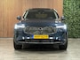 Volvo XC90 T8 AWD Recharge Ultra Bright | Luchtvering | Stoelventilatie | Trekhaak | 360 Camera | Head-Up Display | Stoelmassage | Harman Kardon | 455pk | Adaptieve Cruise Control | Stoelverwarming voor+achter | Stuurwielverwarming | Schuifdak | Full LED Meesturende koplampen | Pilot Assist | BLIS Dode Hoek Detectie | Alcantara hemelbekleding | Lederen zonnekleppen en handgrepen | Elektrische voorstoelen geheugen | Nappa Lederen bekleding | Zitting verlenging voorstoelen | Lederen dashboard | 21 Inch | Google Infotainment | Keyless Drive | Privacy Glass | Elektrisch bedienbare achterklep | Geïntegreerd kinderzitje achterin | Geïntegreerde zongordijnen achterportieren | Verlichte instaplijsten | 7-Persoons | 4-Zone Climate Control | DAB Radio | Apple Carplay/Android Auto | Alarm Klasse III | Denim Blue Metallic |