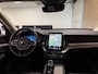 Volvo XC90 T8 AWD Recharge Ultra Bright | Luchtvering | Stoelventilatie | Trekhaak | 360 Camera | Head-Up Display | Stoelmassage | Harman Kardon | 455pk | Adaptieve Cruise Control | Stoelverwarming voor+achter | Stuurwielverwarming | Schuifdak | Full LED Meesturende koplampen | Pilot Assist | BLIS Dode Hoek Detectie | Alcantara hemelbekleding | Lederen zonnekleppen en handgrepen | Elektrische voorstoelen geheugen | Nappa Lederen bekleding | Zitting verlenging voorstoelen | Lederen dashboard | 21 Inch | Google Infotainment | Keyless Drive | Privacy Glass | Elektrisch bedienbare achterklep | Geïntegreerd kinderzitje achterin | Geïntegreerde zongordijnen achterportieren | Verlichte instaplijsten | 7-Persoons | 4-Zone Climate Control | DAB Radio | Apple Carplay/Android Auto | Alarm Klasse III | Denim Blue Metallic |