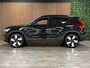 Volvo XC40 Recharge Plus 70 kWh | 99% SoH | Trekhaak | All-Season banden | Adaptieve Cruise Control | Parkeercamera | Stoel en Stuurwielverwarming | 20 Inch | Pilot Assist | BLIS Dode Hoek Detectie | Textiel Connect Charcoal bekleding | Zitting verlenging voorstoelen | Google Infotainment | Warmtepomp | Keyless Drive | Parkeersensoren voor+achter | Privacy Glass | Elektrisch bedienbare achterklep | Draadloos telefoon opladen | DAB Radio | Apple Carplay/Android Auto | Volvo On Call met mobiele App functie | Onyx Black Metallic |
