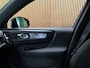 Volvo XC40 Recharge Plus 70 kWh | 99% SoH | Trekhaak | All-Season banden | Adaptieve Cruise Control | Parkeercamera | Stoel en Stuurwielverwarming | 20 Inch | Pilot Assist | BLIS Dode Hoek Detectie | Textiel Connect Charcoal bekleding | Zitting verlenging voorstoelen | Google Infotainment | Warmtepomp | Keyless Drive | Parkeersensoren voor+achter | Privacy Glass | Elektrisch bedienbare achterklep | Draadloos telefoon opladen | DAB Radio | Apple Carplay/Android Auto | Volvo On Call met mobiele App functie | Onyx Black Metallic |