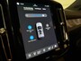 Volvo XC40 Recharge Plus 70 kWh | 99% SoH | Trekhaak | All-Season banden | Adaptieve Cruise Control | Parkeercamera | Stoel en Stuurwielverwarming | 20 Inch | Pilot Assist | BLIS Dode Hoek Detectie | Textiel Connect Charcoal bekleding | Zitting verlenging voorstoelen | Google Infotainment | Warmtepomp | Keyless Drive | Parkeersensoren voor+achter | Privacy Glass | Elektrisch bedienbare achterklep | Draadloos telefoon opladen | DAB Radio | Apple Carplay/Android Auto | Volvo On Call met mobiele App functie | Onyx Black Metallic |