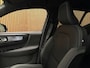 Volvo XC40 Recharge Plus 70 kWh | 99% SoH | Trekhaak | All-Season banden | Adaptieve Cruise Control | Parkeercamera | Stoel en Stuurwielverwarming | 20 Inch | Pilot Assist | BLIS Dode Hoek Detectie | Textiel Connect Charcoal bekleding | Zitting verlenging voorstoelen | Google Infotainment | Warmtepomp | Keyless Drive | Parkeersensoren voor+achter | Privacy Glass | Elektrisch bedienbare achterklep | Draadloos telefoon opladen | DAB Radio | Apple Carplay/Android Auto | Volvo On Call met mobiele App functie | Onyx Black Metallic |