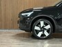 Volvo XC40 Recharge Plus 70 kWh | 99% SoH | Trekhaak | All-Season banden | Adaptieve Cruise Control | Parkeercamera | Stoel en Stuurwielverwarming | 20 Inch | Pilot Assist | BLIS Dode Hoek Detectie | Textiel Connect Charcoal bekleding | Zitting verlenging voorstoelen | Google Infotainment | Warmtepomp | Keyless Drive | Parkeersensoren voor+achter | Privacy Glass | Elektrisch bedienbare achterklep | Draadloos telefoon opladen | DAB Radio | Apple Carplay/Android Auto | Volvo On Call met mobiele App functie | Onyx Black Metallic |