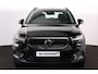 Volvo XC40 T2 Momentum Core - Parkeercamera achter - Verwarmde voorstoelen & stuur - Parkeersensoren voor & achter - Cruise Control - Volvo On Call - 17' LMV