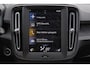 Volvo XC40 T2 Momentum Core - Parkeercamera achter - Verwarmde voorstoelen & stuur - Parkeersensoren voor & achter - Cruise Control - Volvo On Call - 17' LMV