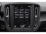 Volvo XC40 T2 Momentum Core - Parkeercamera achter - Verwarmde voorstoelen & stuur - Parkeersensoren voor & achter - Cruise Control - Volvo On Call - 17' LMV