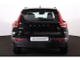 Volvo XC40 T2 Momentum Core - Parkeercamera achter - Verwarmde voorstoelen & stuur - Parkeersensoren voor & achter - Cruise Control - Volvo On Call - 17' LMV