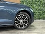 Volvo V60 B3 Momentum Advantage | Trekhaak | Lederen bekleding | Stoel en Stuurwielverwarming | Parkeercamera | Parkeersensoren voor+achter | 17 Inch | Cruise Control | Climate Control L+R | Elektrisch verstelbare lendesteun | DAB Radio | Regensensor | Apple Carplay/Android Auto | Volvo On Call met mobiele App functie | Denim Blue Metallic
