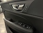 Volvo V60 B3 Momentum Advantage | Trekhaak | Lederen bekleding | Stoel en Stuurwielverwarming | Parkeercamera | Parkeersensoren voor+achter | 17 Inch | Cruise Control | Climate Control L+R | Elektrisch verstelbare lendesteun | DAB Radio | Regensensor | Apple Carplay/Android Auto | Volvo On Call met mobiele App functie | Denim Blue Metallic