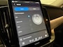 Volvo XC90 T8 AWD Recharge Ultra Dark | Vol! | Bowers & Wilkins | Luchtvering | Stoelventilatie | Trekhaak | All Season banden | 360 Camera | Head-Up Display | Stoelmassage | 455pk | Adaptieve Cruise Control | Stoelverwarming voor+achter | Stuurwielverwarming | Schuifdak | 21 Inch | Full LED Meesturende koplampen | Gelamineerde/geluidwerende zijruiten | Pilot Assist | BLIS Dode Hoek Detectie | Alcantara hemelbekleding | Lederen handgrepen en zonnekleppen | Elektrische voorstoelen geheugen | Nappa Lederen bekleding | Zitting verlenging voorstoelen | Lederen Dashboard | Google Infotainment | Keyless Drive | Parkeersensoren voor+achter | Elektrisch bedienbare achterklep | Geïntegreerde zongordijnen achterportieren | Geïntegreerd kinderzitje achterin | Verlichte instaplijsten | 7-Persoons | 4-Zone Climate Control | DAB Radio | Apple Carplay/Android Auto | Alarm Klasse III | Draadloos telefoon opladen | Volvo On Call met mobiele App functie | Denim Blue Metallic |