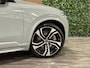 Volvo XC90 T8 AWD Recharge Ultra Dark | Vol! | Bowers & Wilkins | R-Design interieur! | Luchtvering | 360 Camera | Head-Up Display | 455pk | Adaptieve Cruise Control | Stoelverwarming voor+achter | Stuurwielverwarming | Schuifdak | 22 Inch | Full LED Meesturende koplampen | Gelamineerde/geluidwerende zijruiten | Pilot Assist | BLIS Dode Hoek Detectie | Alcantara hemelbekleding | Lederen handgrepen en zonnekleppen | Elektrische voorstoelen geheugen | R-Design Contour Stoelen Nappa Leder met wit stiksel en bies | Zitting verlenging voorstoelen | Lederen Dashboard | Google Infotainment | Keyless Drive | Parkeersensoren voor+achter | Privacy Glass | Elektrisch bedienbare achterklep | Geïntegreerde zongordijnen achterportieren | Geïntegreerd kinderzitje achterin | Verlichte instaplijsten | 7-Persoons | 4-Zone Climate Control | DAB Radio | Apple Carplay/Android Auto | Draadloos telefoon opladen | Volvo On Call met mobiele App functie | Vapour Grey Metallic |