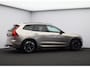 Volvo XC60 2.0 T6 Plug-in hybrid AWD Ultra Dark | SOH:100% | Trekhaak | Luchtvering | Head-up display | Keyless entry/start | Schuif/Kantel Panoramadak | Stoel/stuurverwarming | Power Seats | Memory | Extra getint glas | 360° Camera |