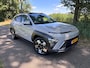 Hyundai Kona 1.6 GDI HEV Premium Sky Automaat Glazen schuif- en kanteldak, Luxe uitvoering!