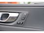 Volvo XC60 T8 Recharge AWD Plus Bright | Longe Range | Stoelverwarming | Trekhaak | Leder | Parkeercamera | Keyless